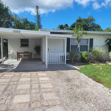 Entire Home By Siesta Key/Closed To Downtown サラソータ エクステリア 写真