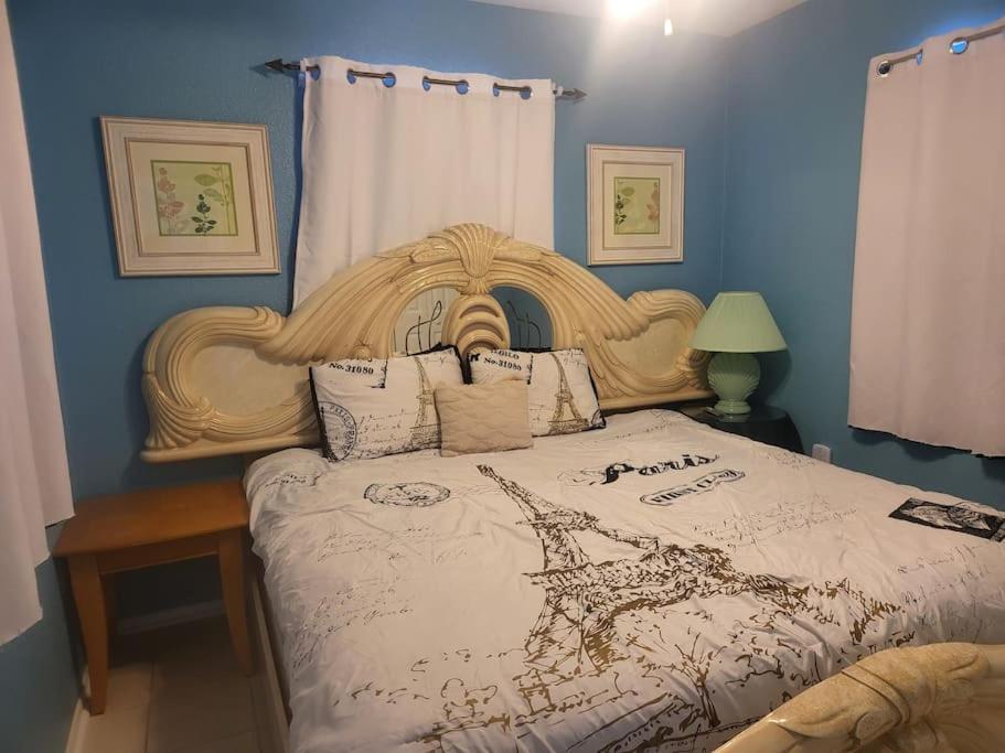Entire Home By Siesta Key/Closed To Downtown サラソータ エクステリア 写真