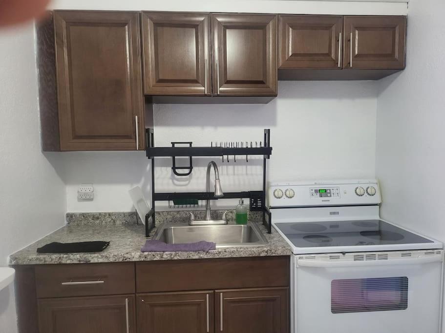 Entire Home By Siesta Key/Closed To Downtown サラソータ エクステリア 写真