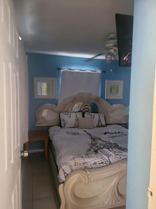 Entire Home By Siesta Key/Closed To Downtown サラソータ エクステリア 写真