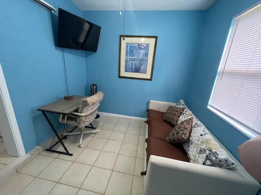 Entire Home By Siesta Key/Closed To Downtown サラソータ エクステリア 写真