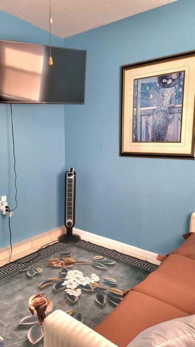 Entire Home By Siesta Key/Closed To Downtown サラソータ エクステリア 写真