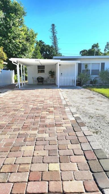 Entire Home By Siesta Key/Closed To Downtown サラソータ エクステリア 写真