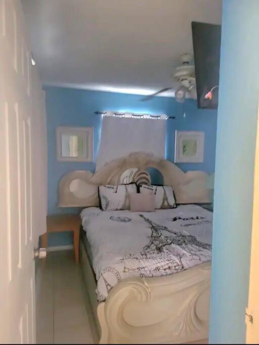 Entire Home By Siesta Key/Closed To Downtown サラソータ エクステリア 写真
