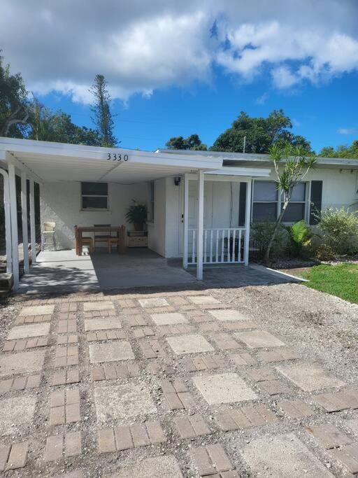 Entire Home By Siesta Key/Closed To Downtown サラソータ エクステリア 写真