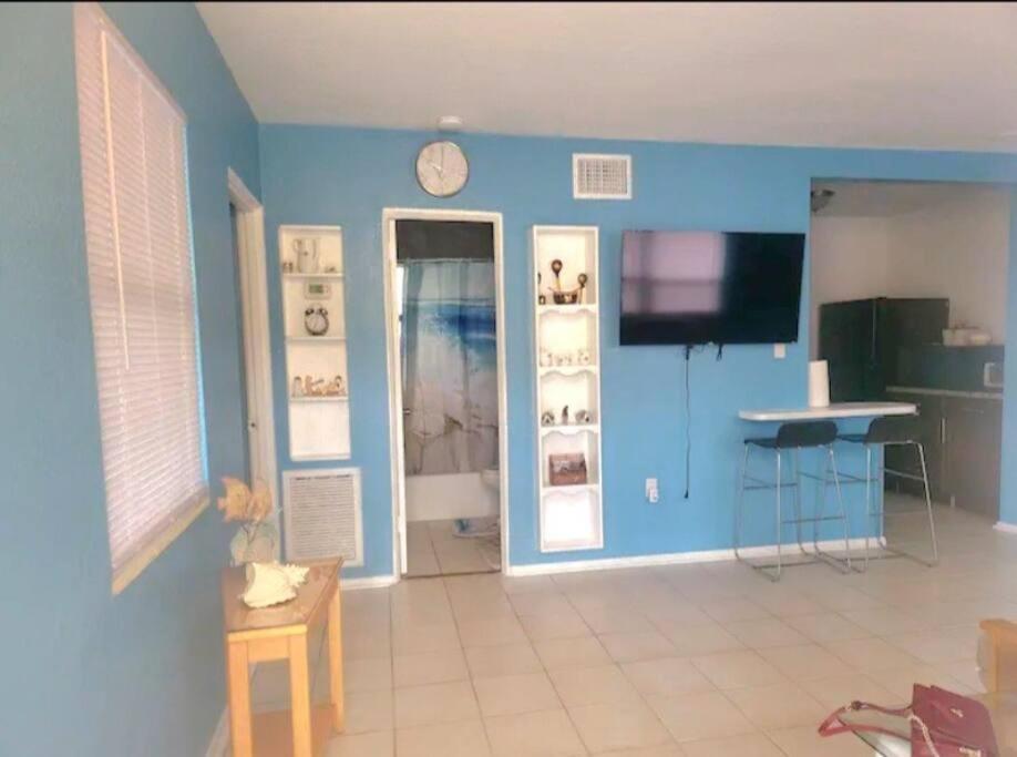 Entire Home By Siesta Key/Closed To Downtown サラソータ エクステリア 写真