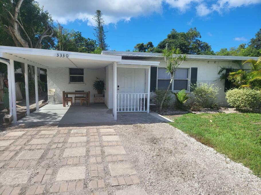Entire Home By Siesta Key/Closed To Downtown サラソータ エクステリア 写真